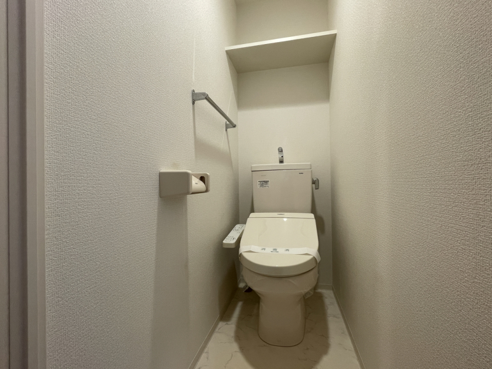 トイレ上の収納は何かと便利