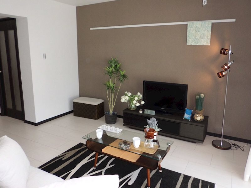 ソファーを置いてくつろぎたい