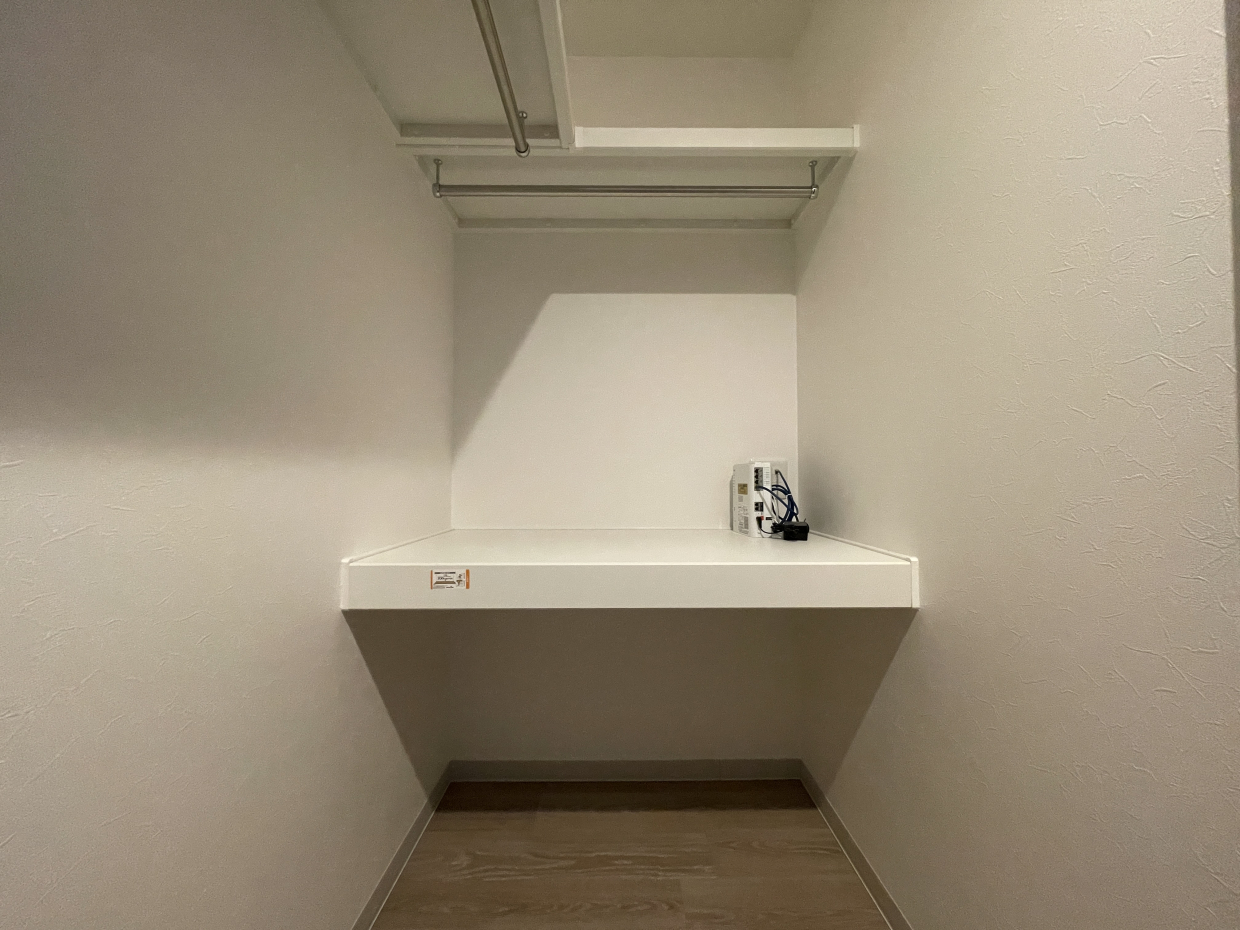 カウンター付きなので、書斎やリモートワークにもいいかもしれません！