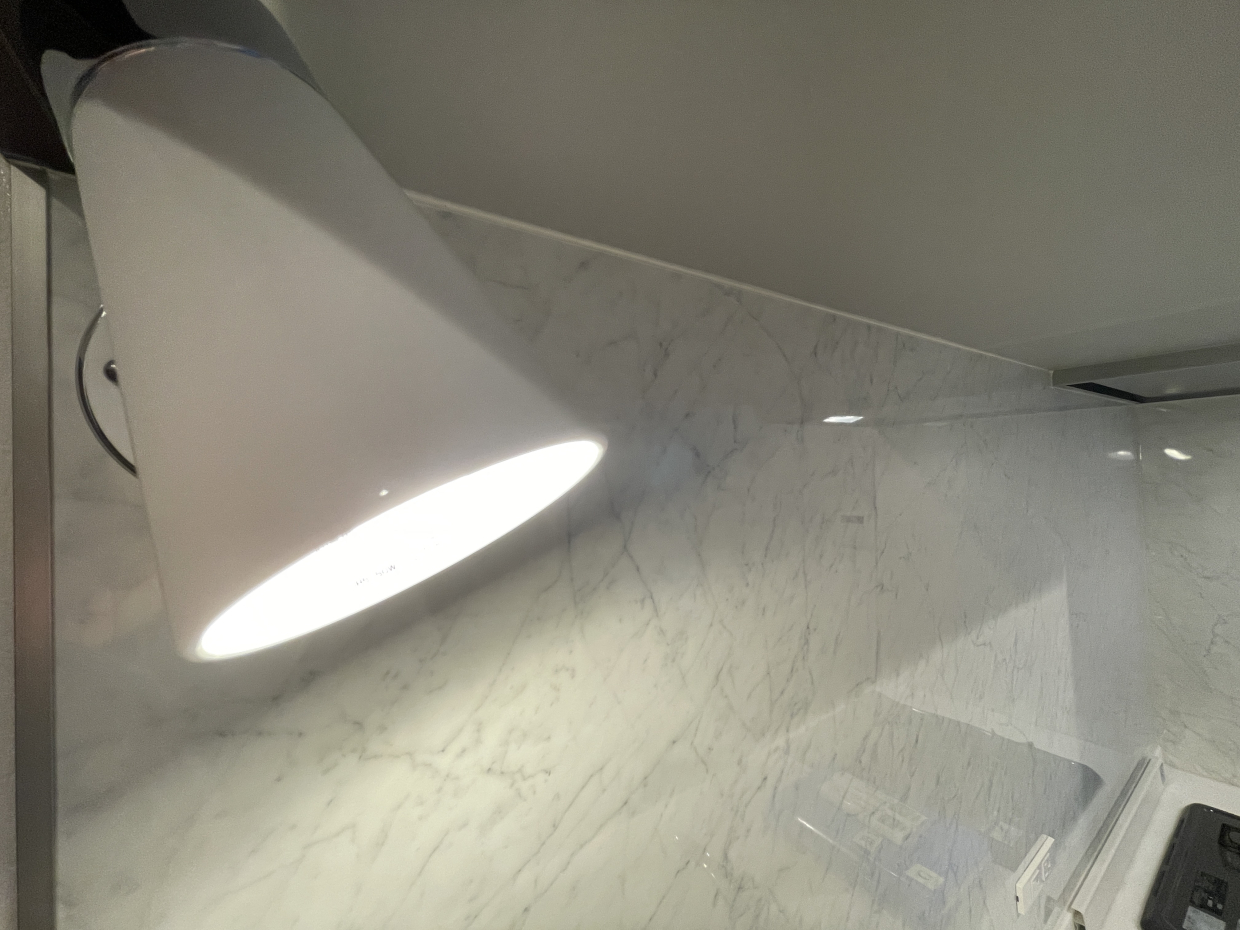 手元の照明が便利！