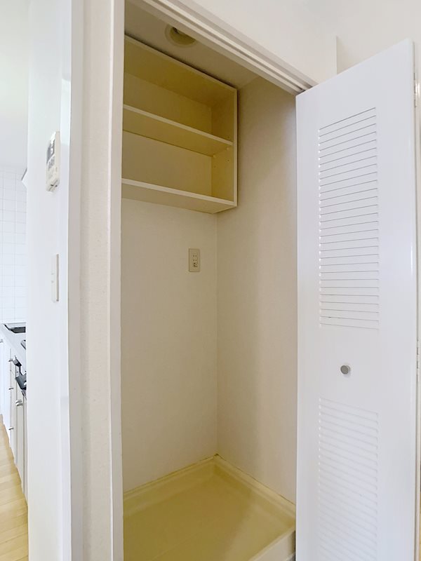 キッチン横にも収納があります！