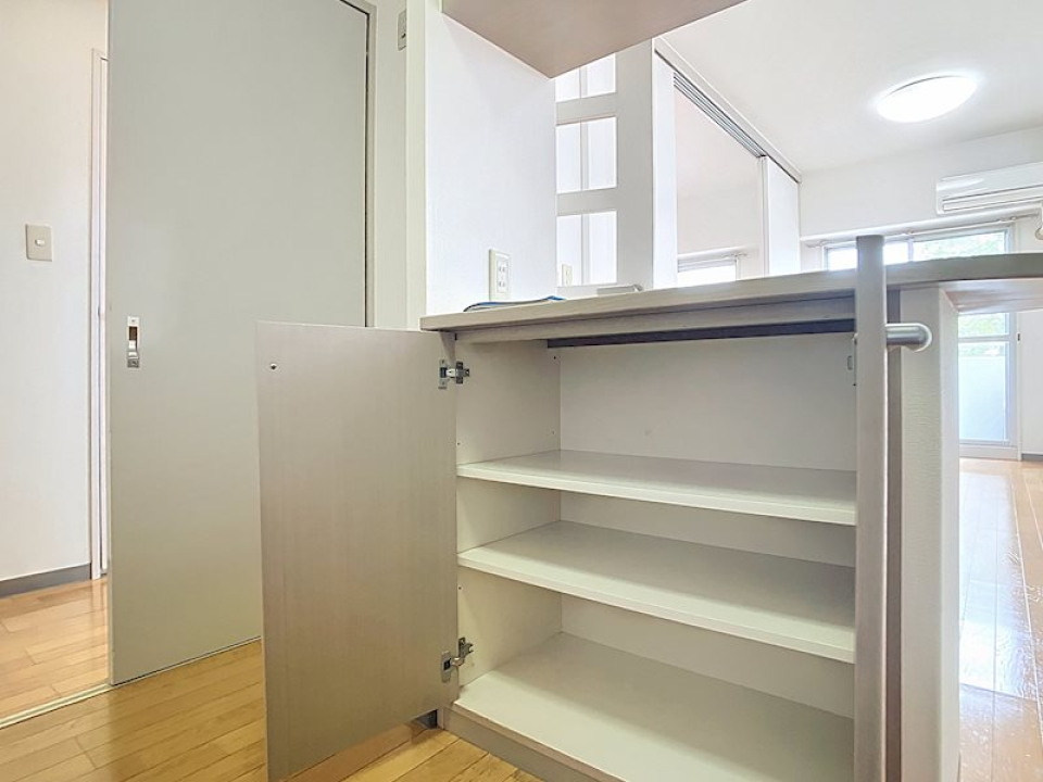 キッチン前収納