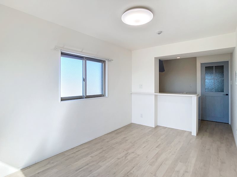 白を基調としたかわいらしい内装