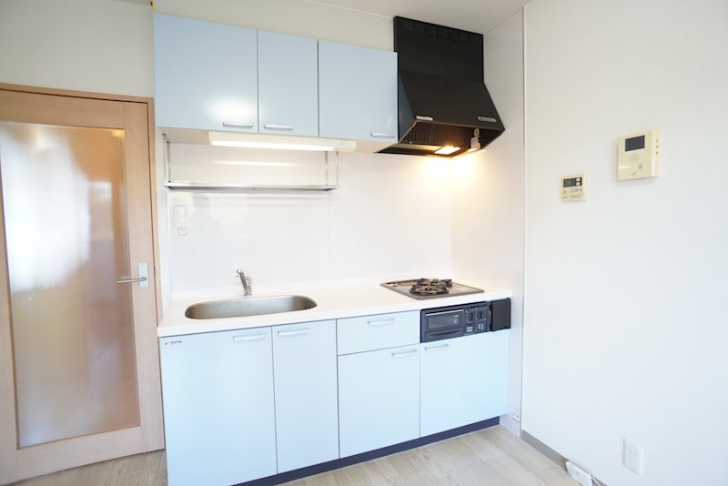 水色キッチンがかわいい！