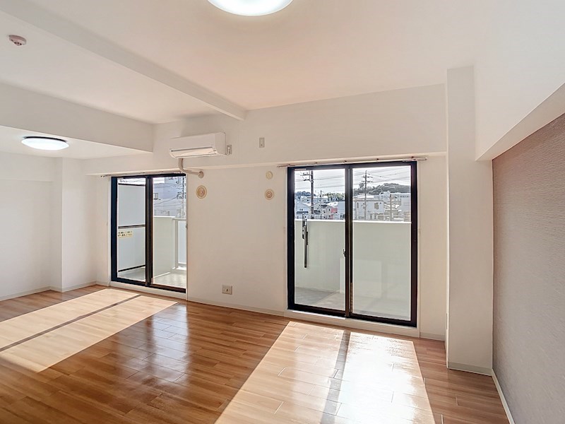 大きな掃き出し窓から光がたくさん差し込みます！