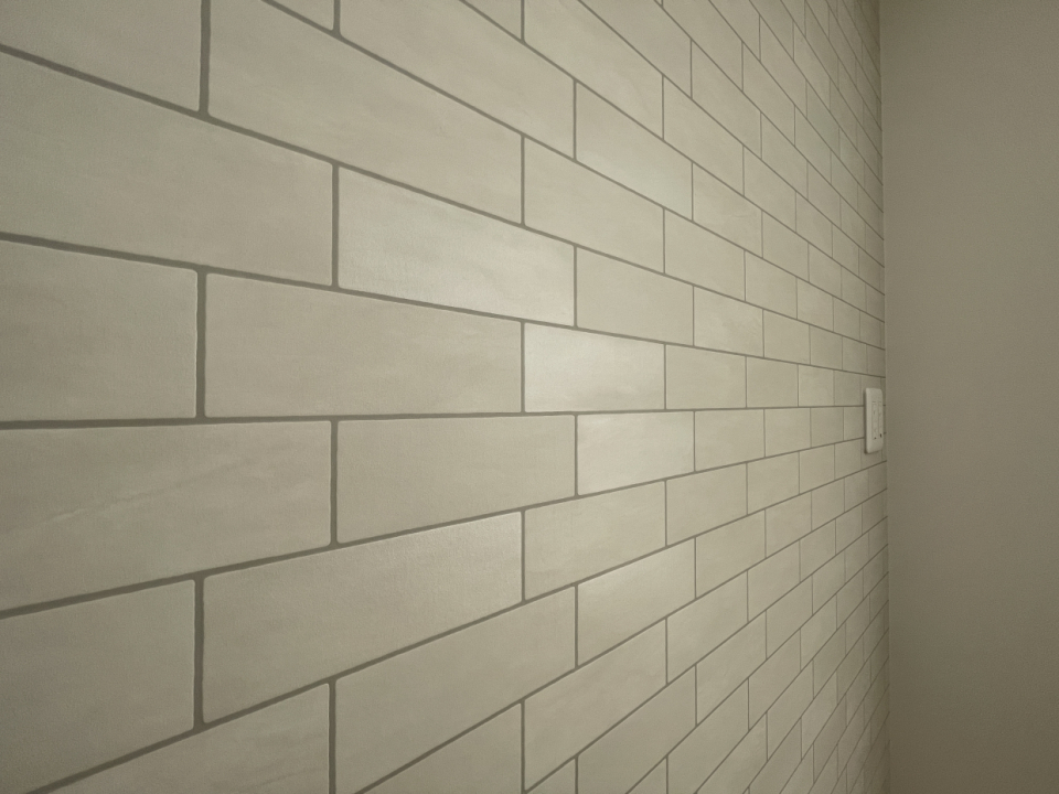 タイル調のアクセントクロス