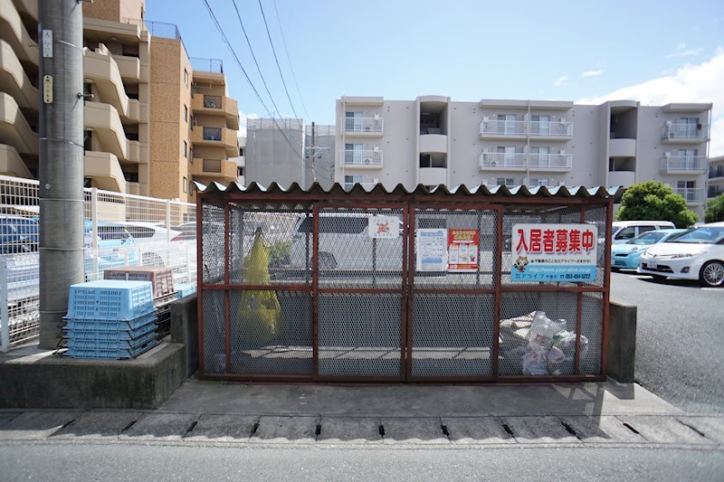 敷地内ゴミ置き場