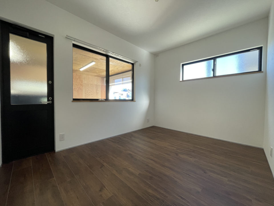 ちなみにガレージから洋室6帖へ直行できます