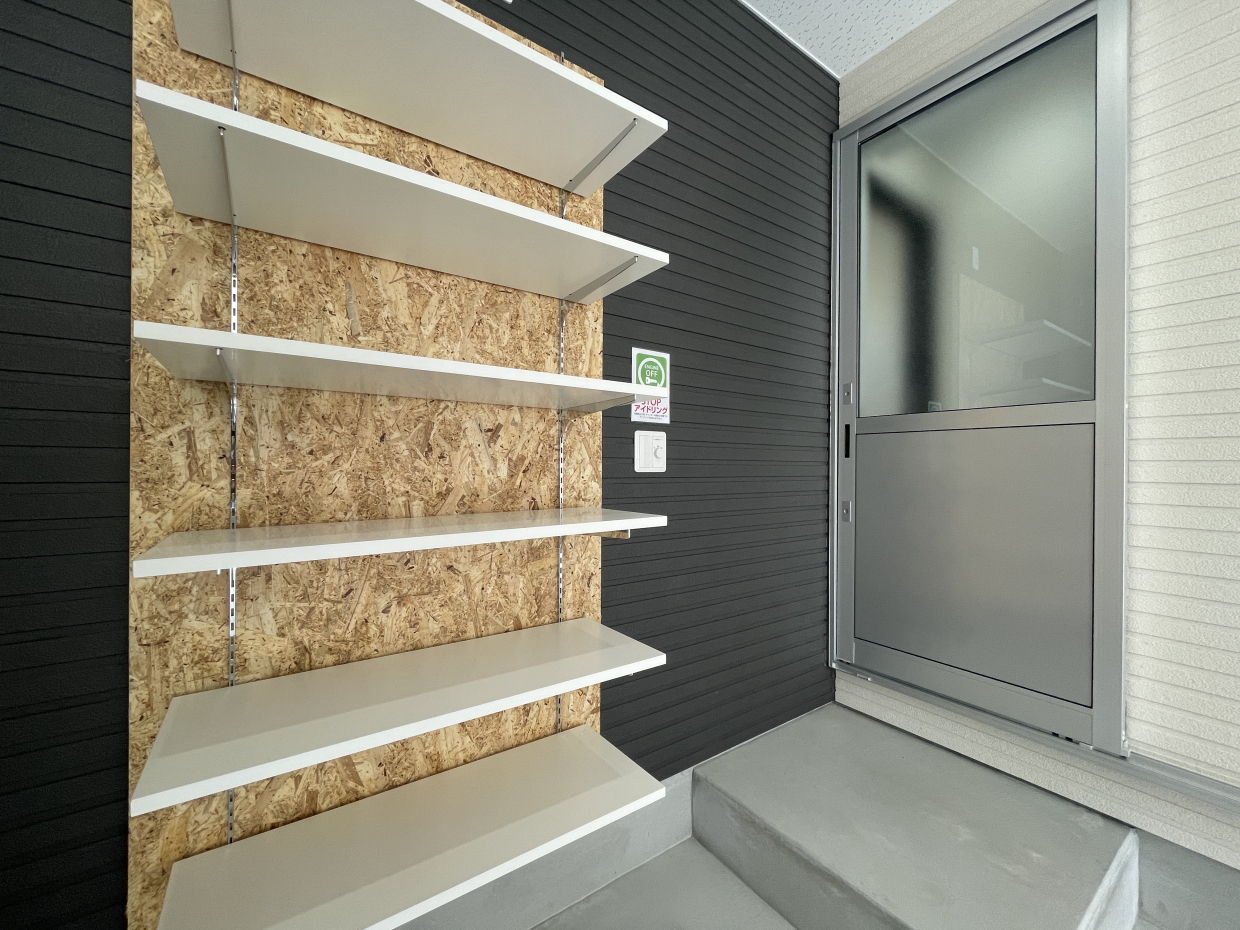 ここに工具を置いていつでも車点検！