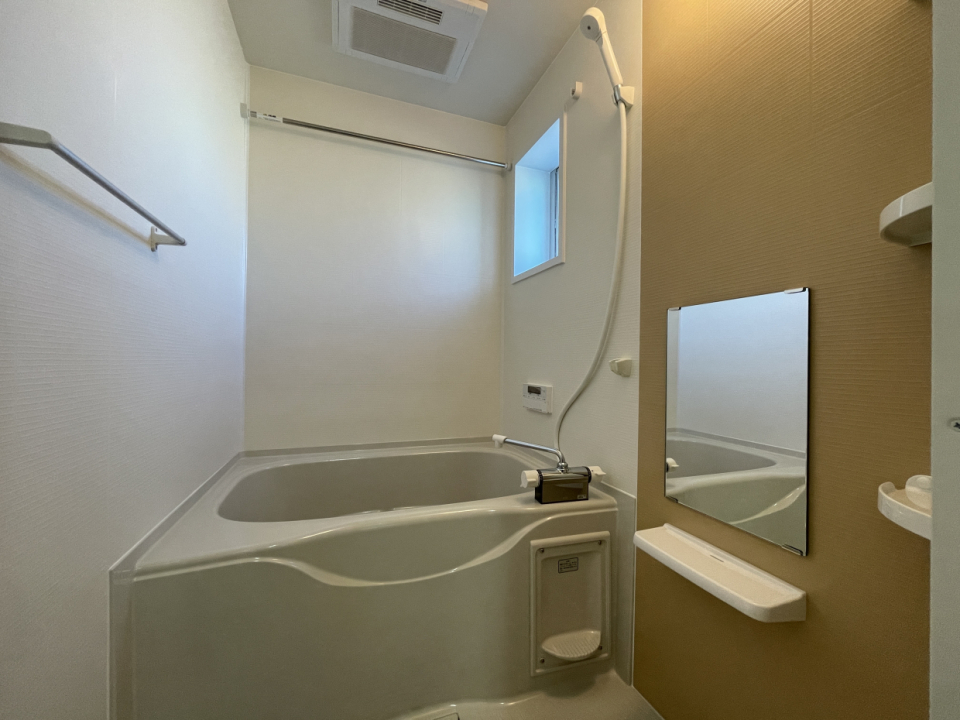 浴室乾燥機付き！