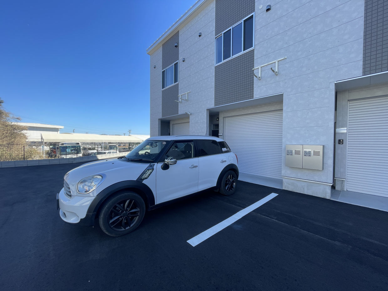 ガレージ内と、ガレージ前と、予備駐車スペース3代目も可能なんです