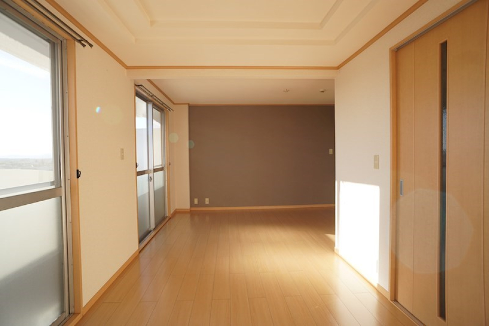 広々とした13.5帖のリビング