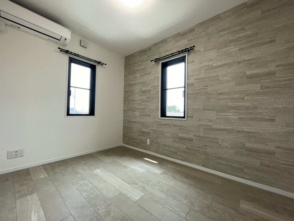 北の洋室には2台目のエアコンが完備されています