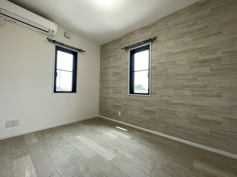 北の洋室には2台目のエアコンが完備されています