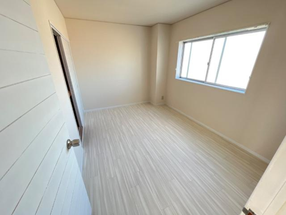 他にも洋室が2部屋あります