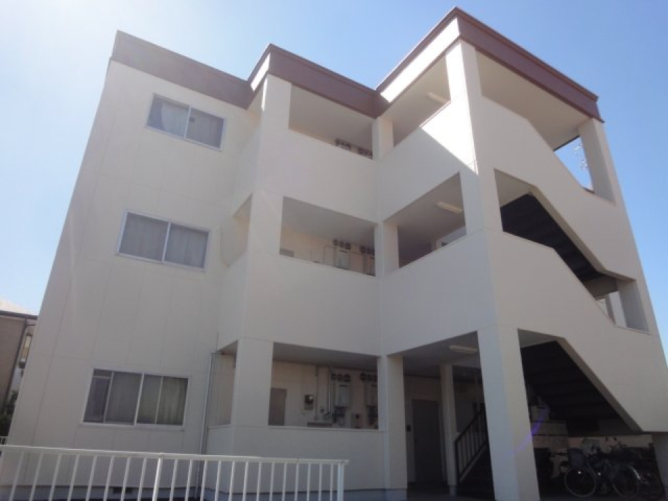 外観も白×茶なんです