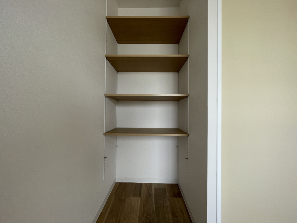 可動式の収納があります