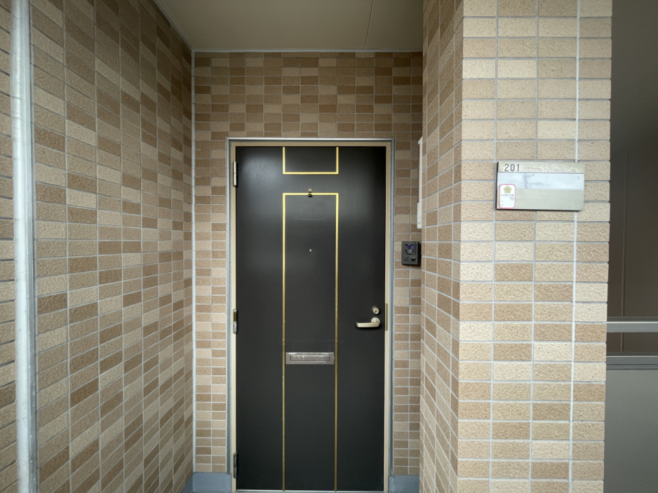 レンガ調の外観