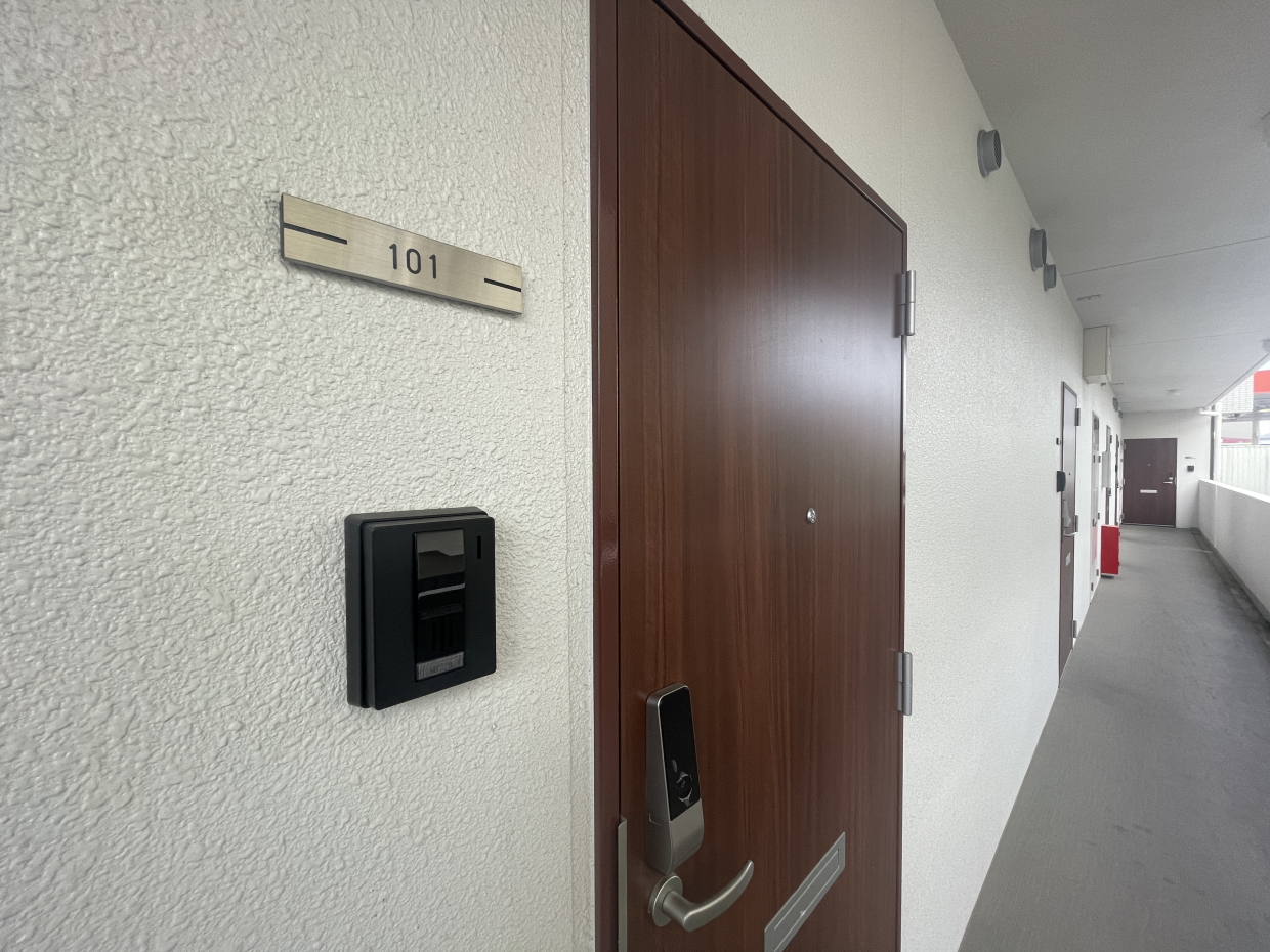 電子ロックで鍵レスバルコニー