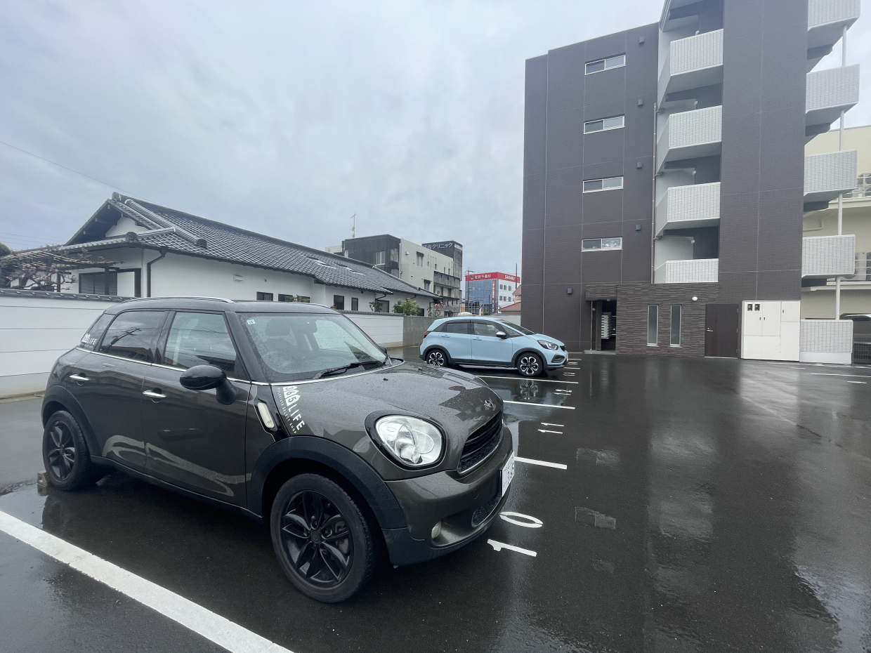 駐車スペース、1台付きです(2台目ナシ)