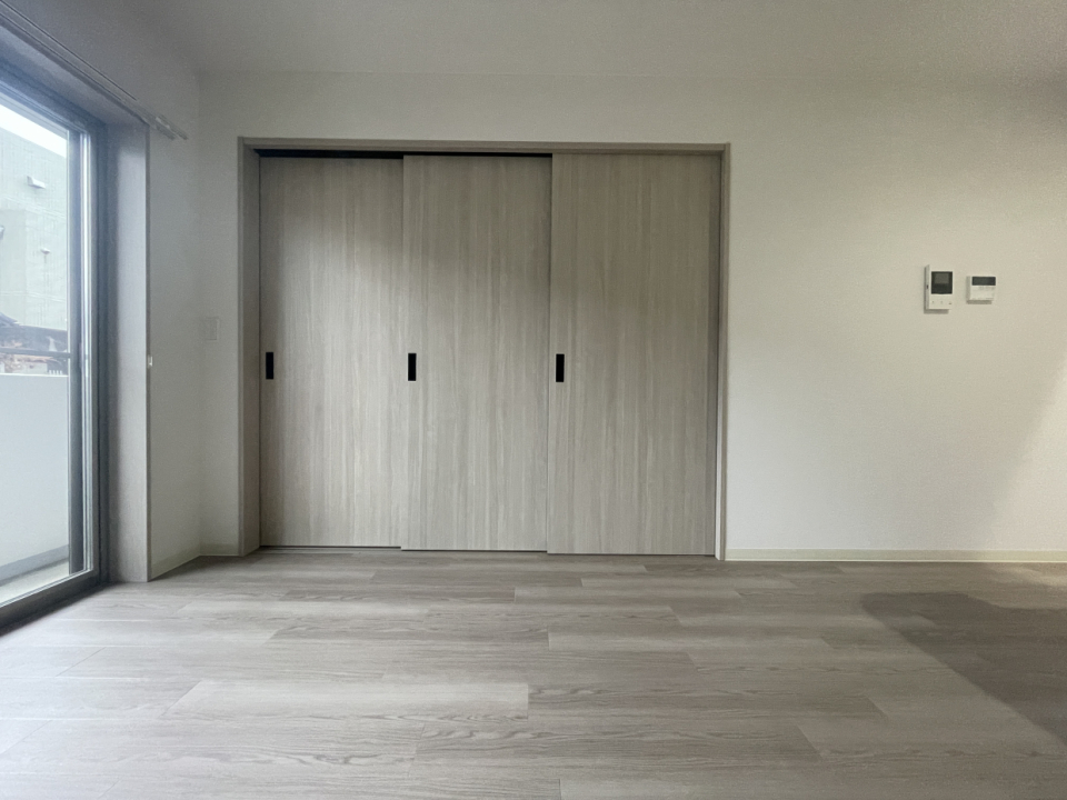 それでは引き戸を開けてみましょう