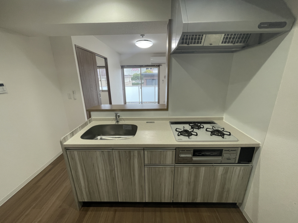 家族の様子を眺めてお料理！