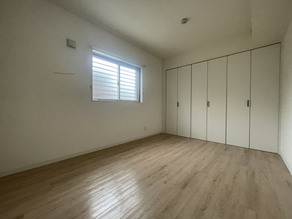 こちらは6帖の洋室