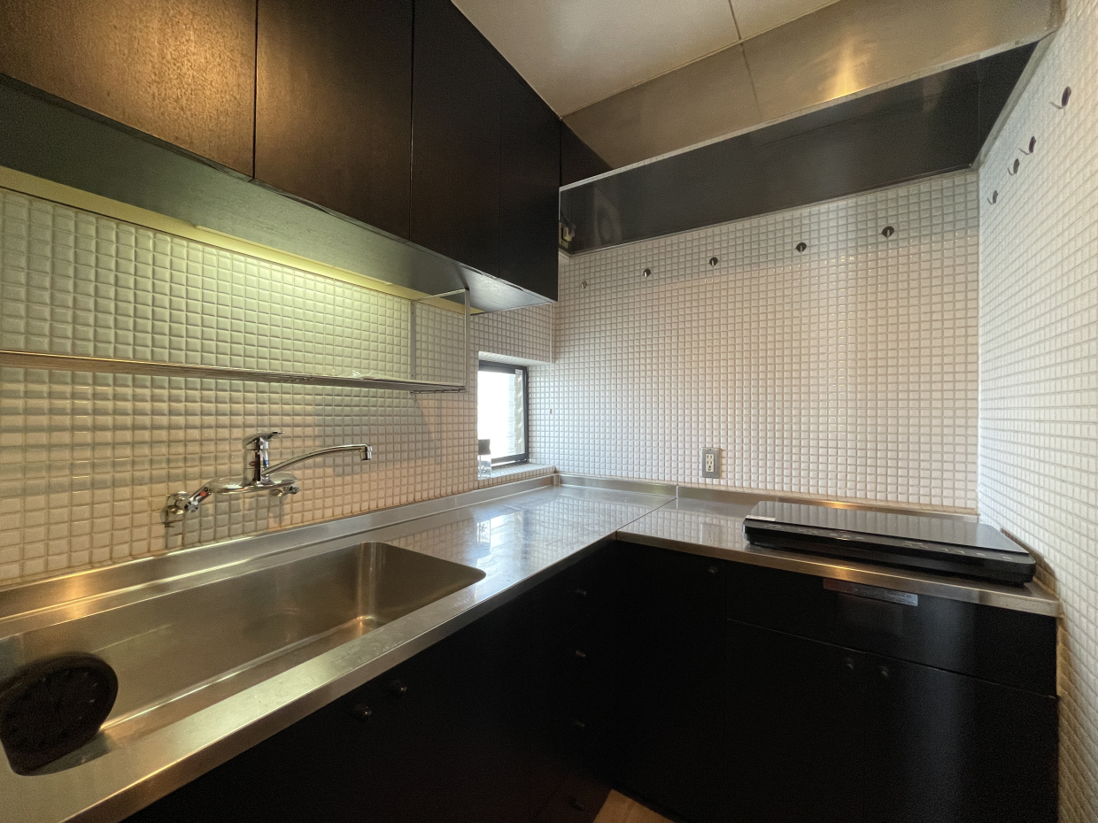 L字の海外風キッチン