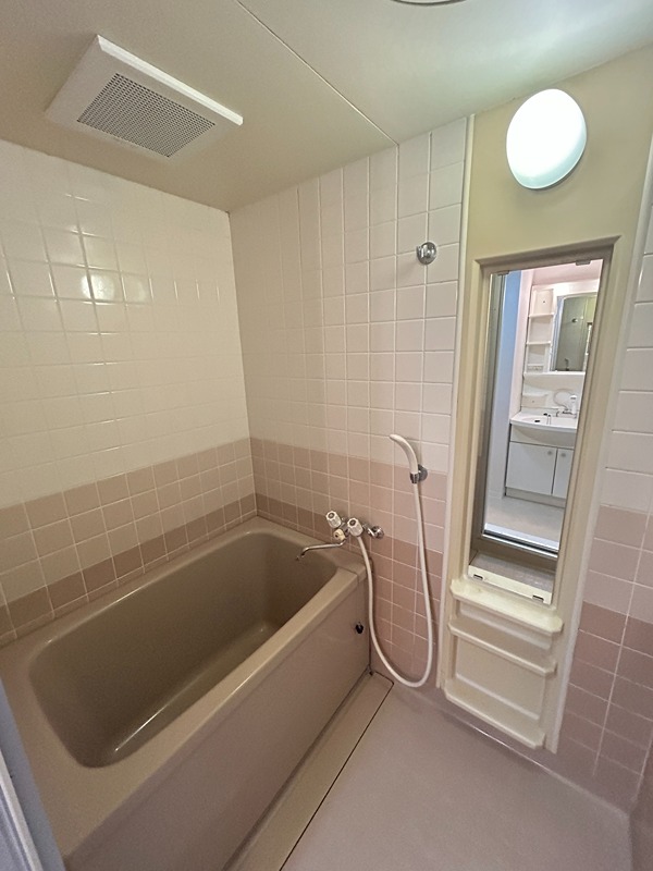 バス・トイレ別のかわいいお風呂場