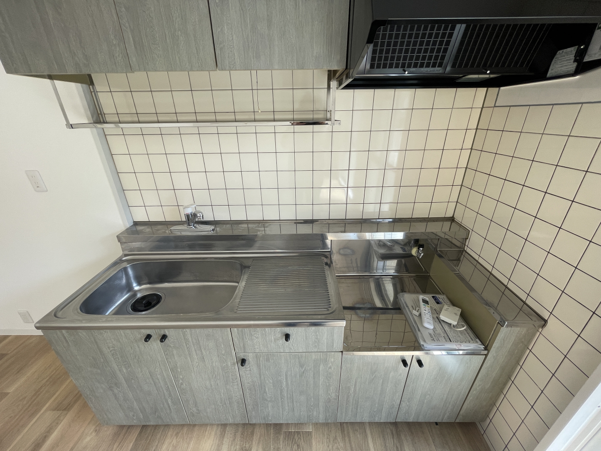 キッチンにコンロはついてませんが、素敵なカラー