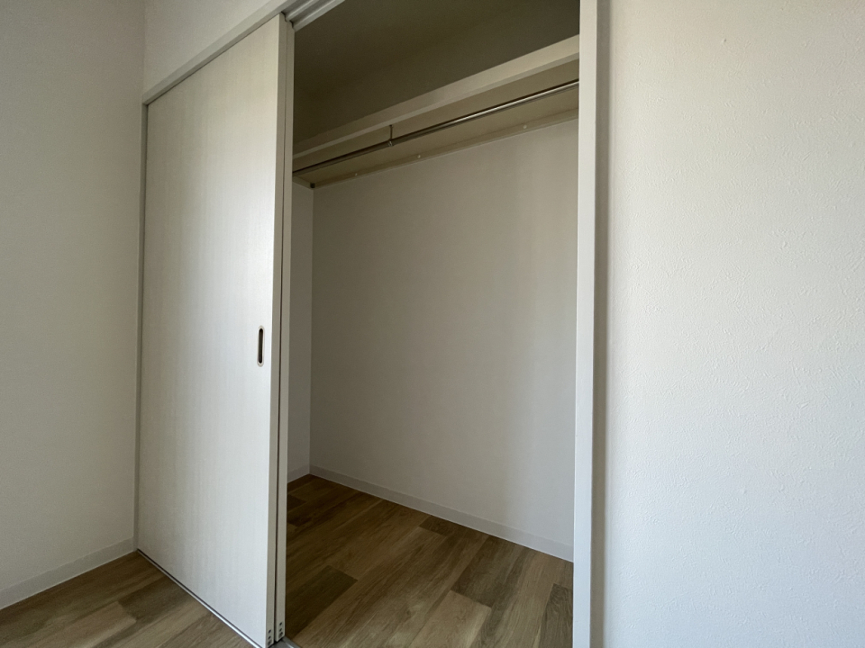 こちらも収納付き