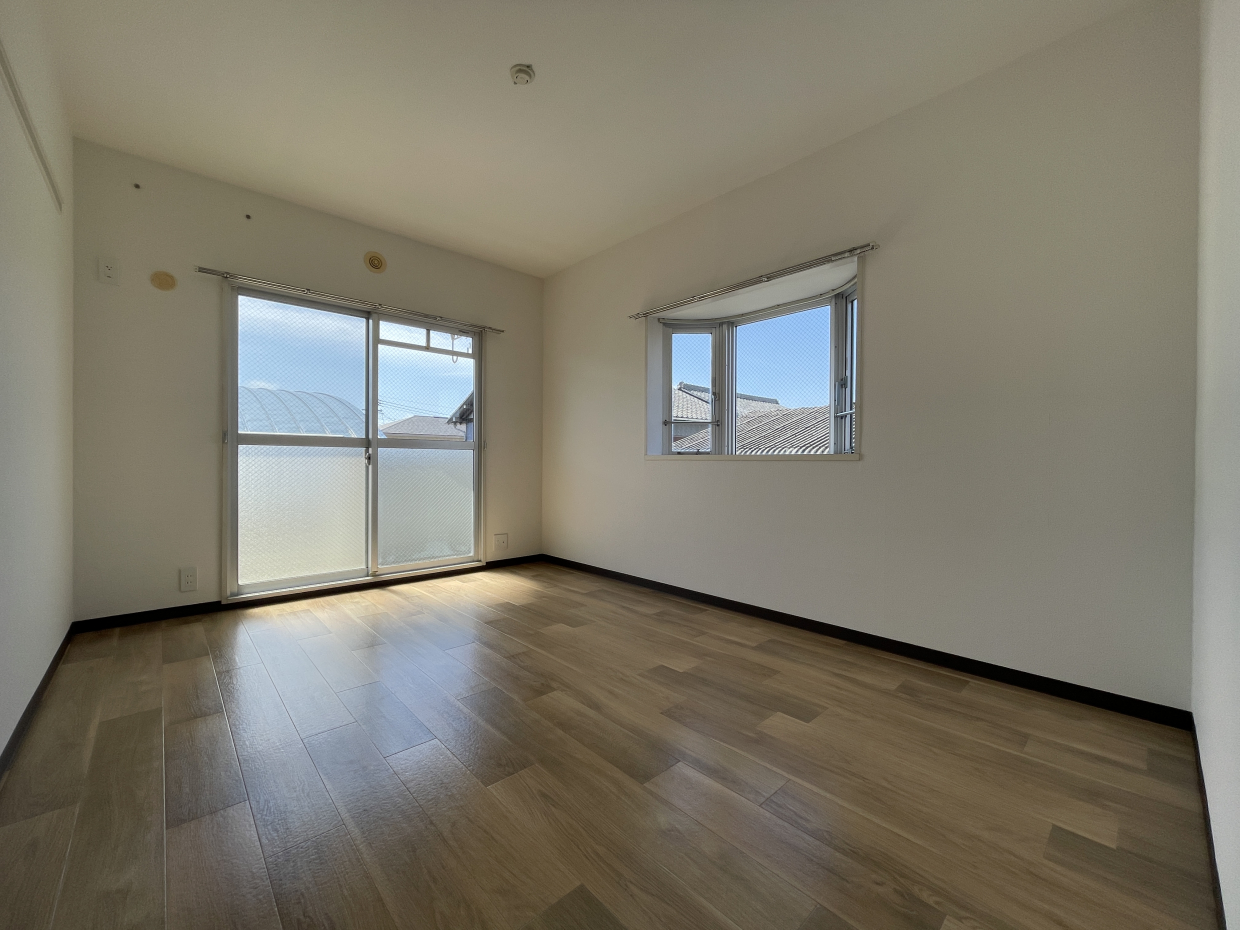 こちらはLDKのお隣6.5帖の洋室