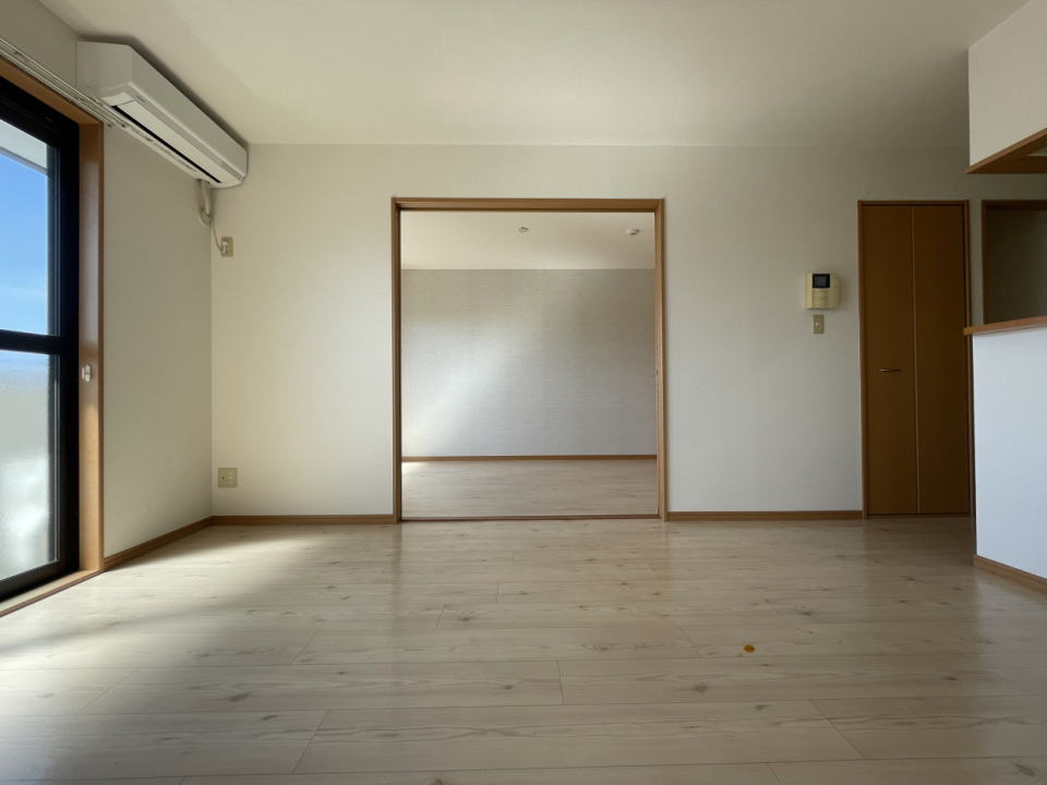 後で紹介しますが、奥が6.6帖の洋室です