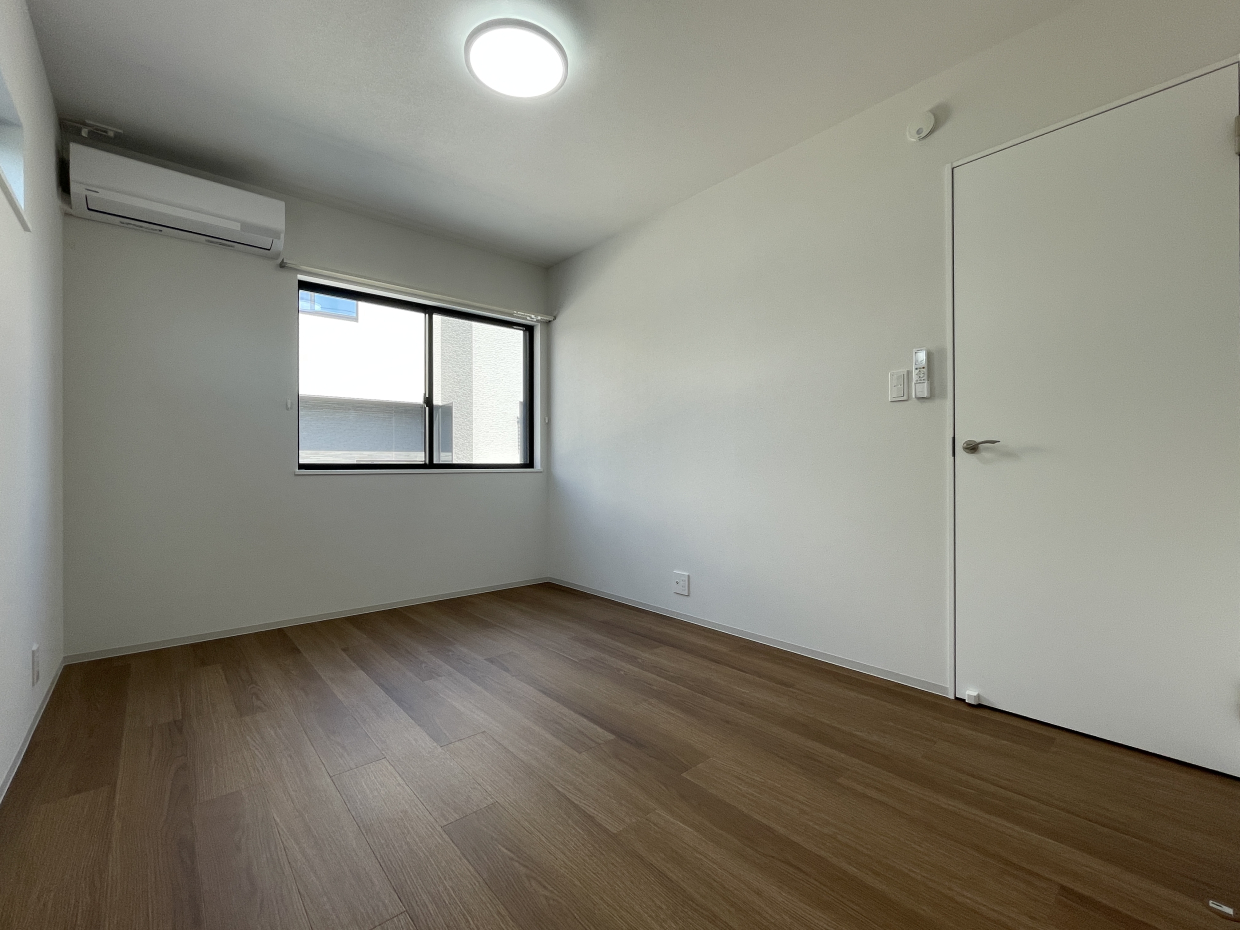 こちらは洋室6帖