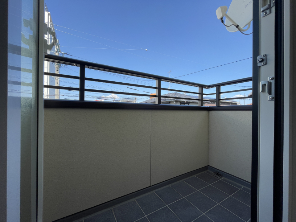 小さめのバルコニーあり