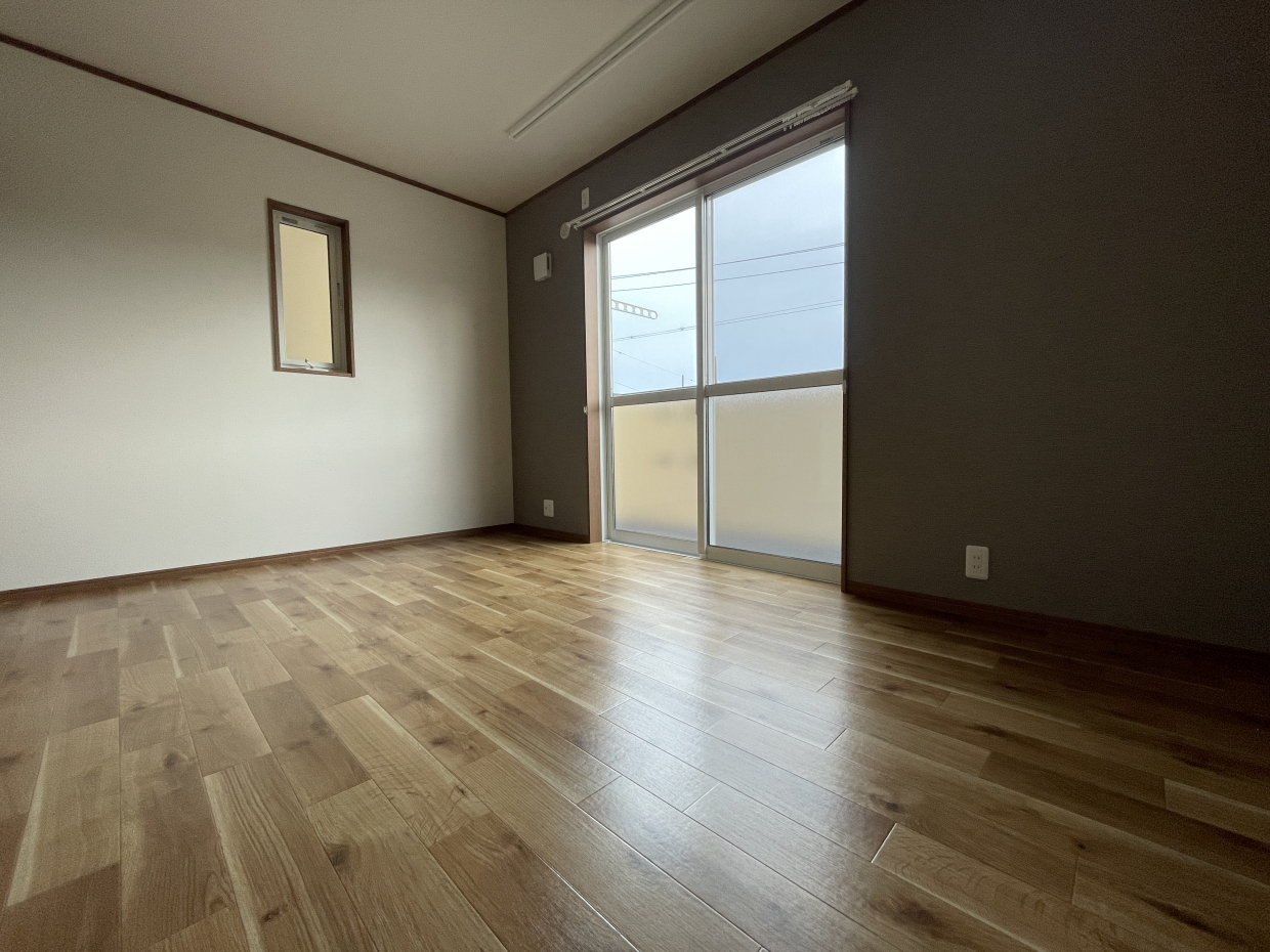 南向きの洋室。