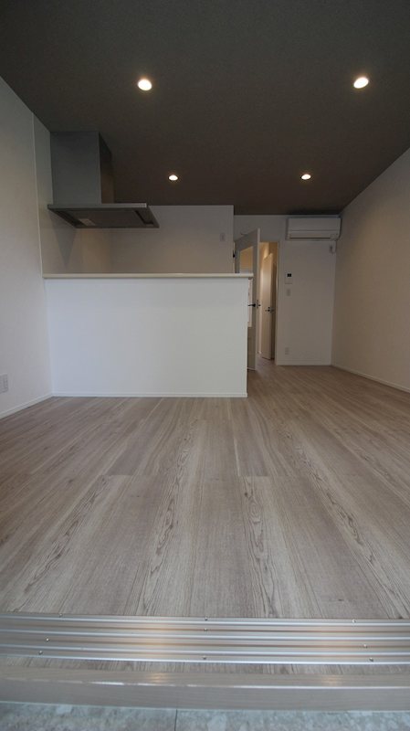 玄関から見たお部屋