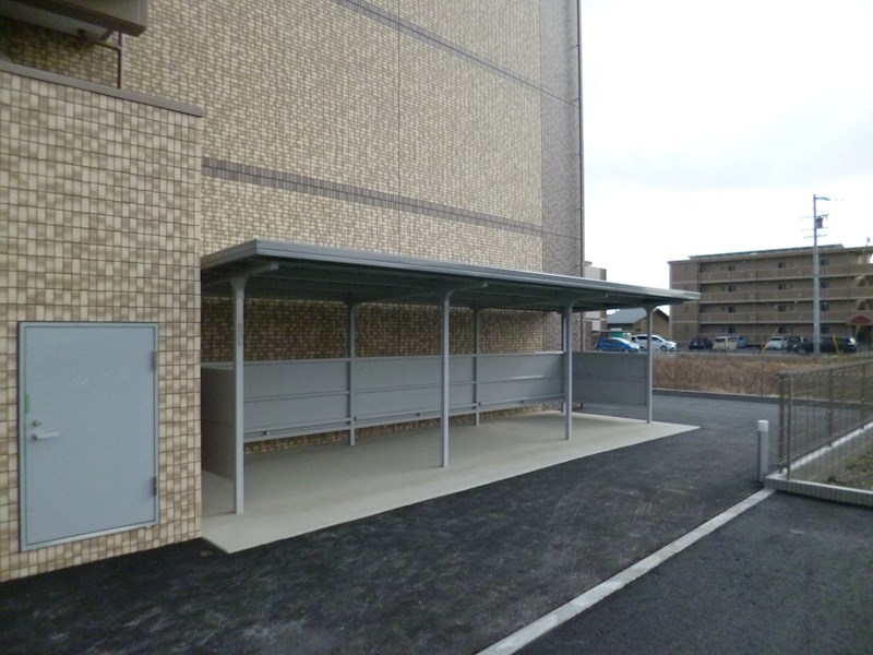 屋根付きの駐輪場