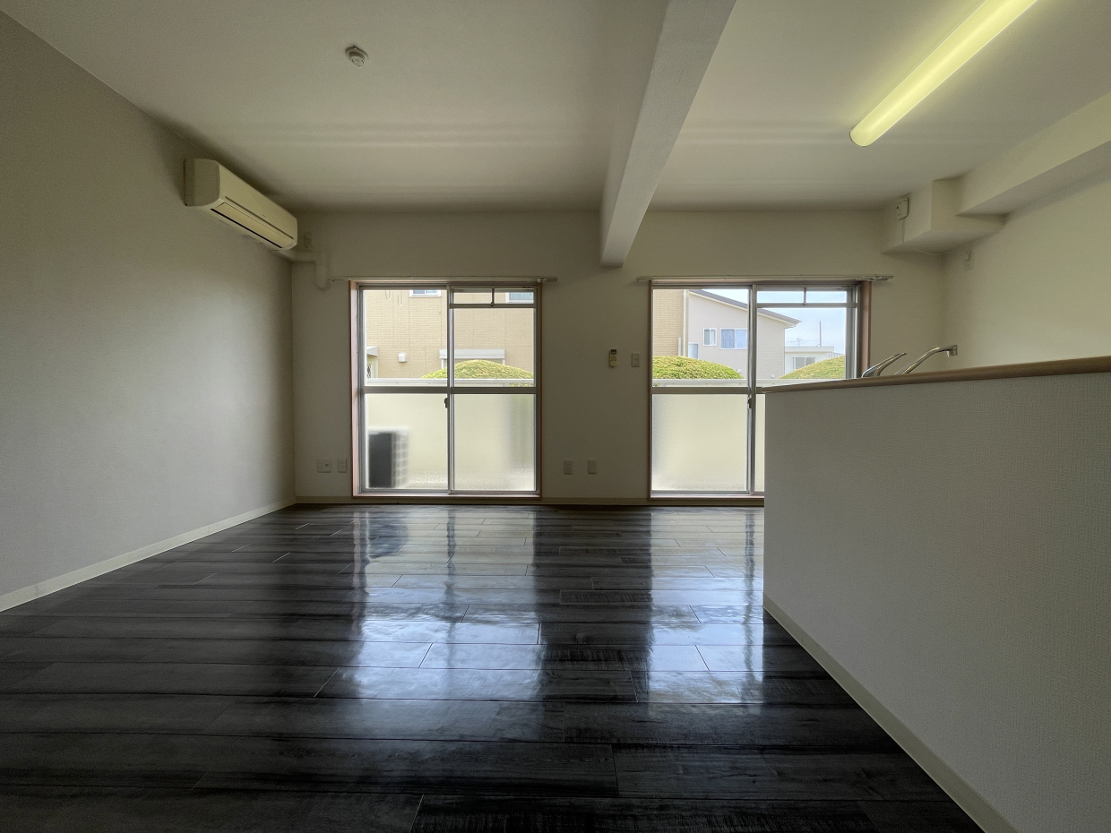 つやつやの床がきもちいね