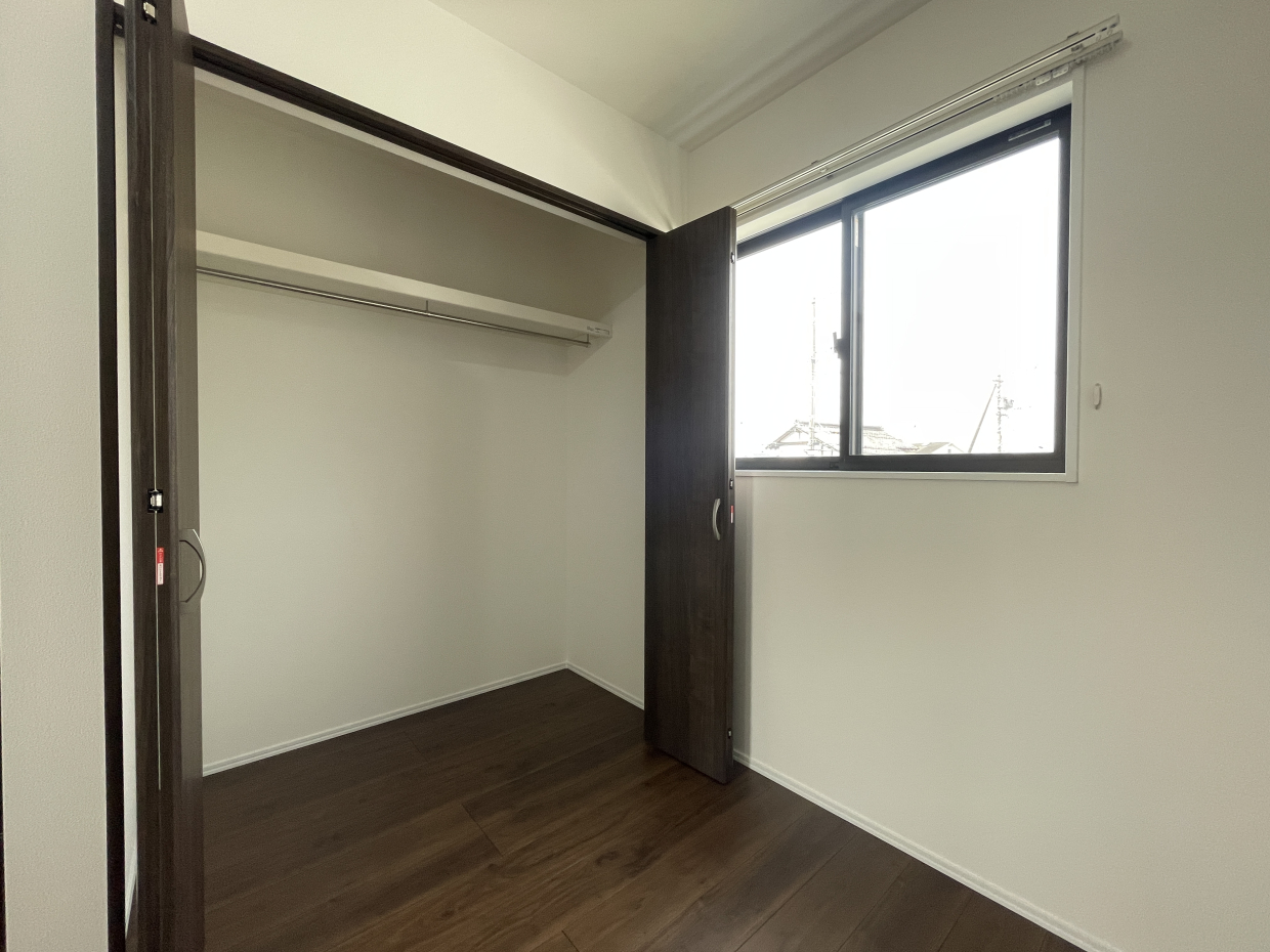 どのお部屋にも収納がついています