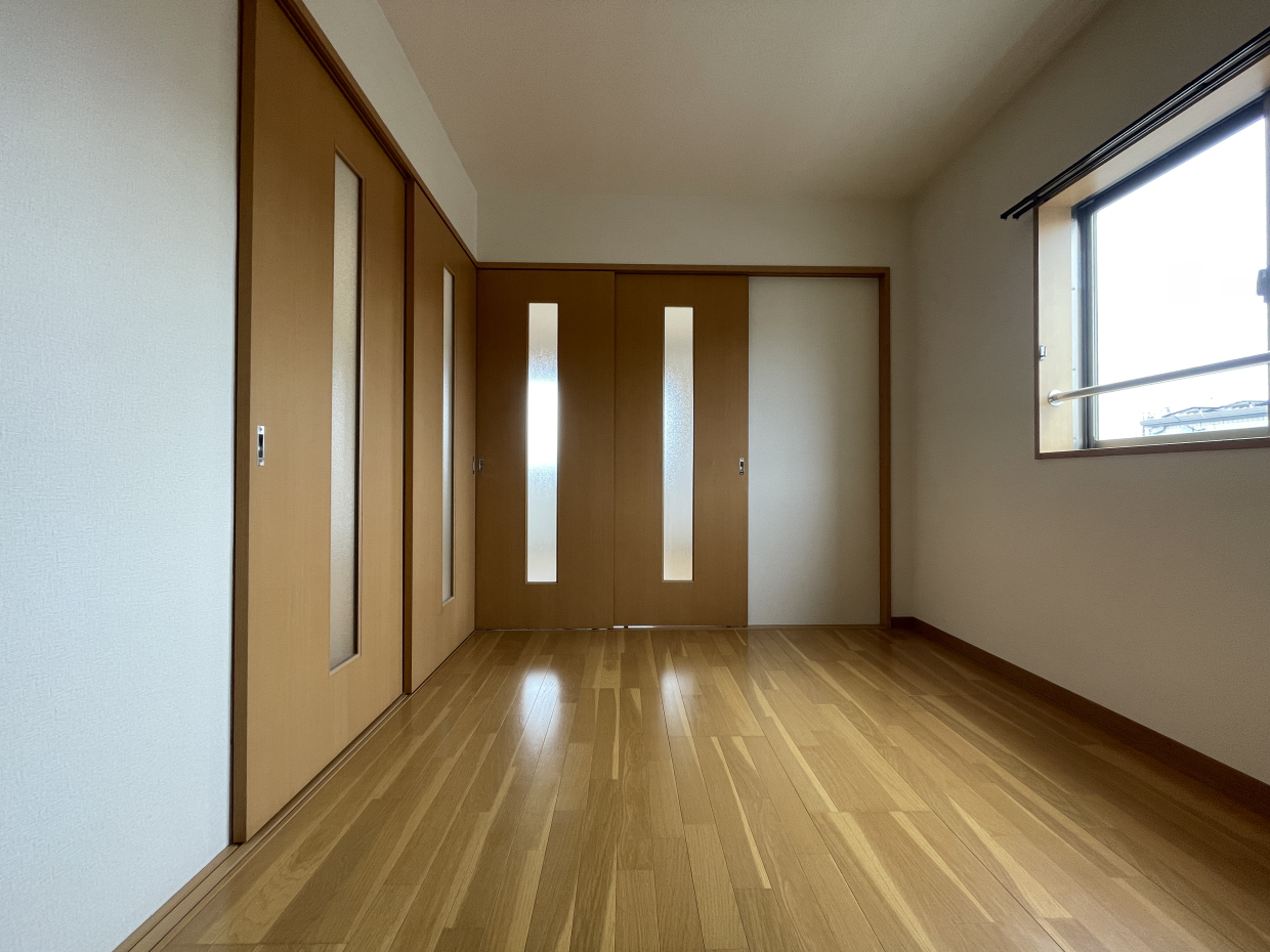 こちが5.3帖の洋室