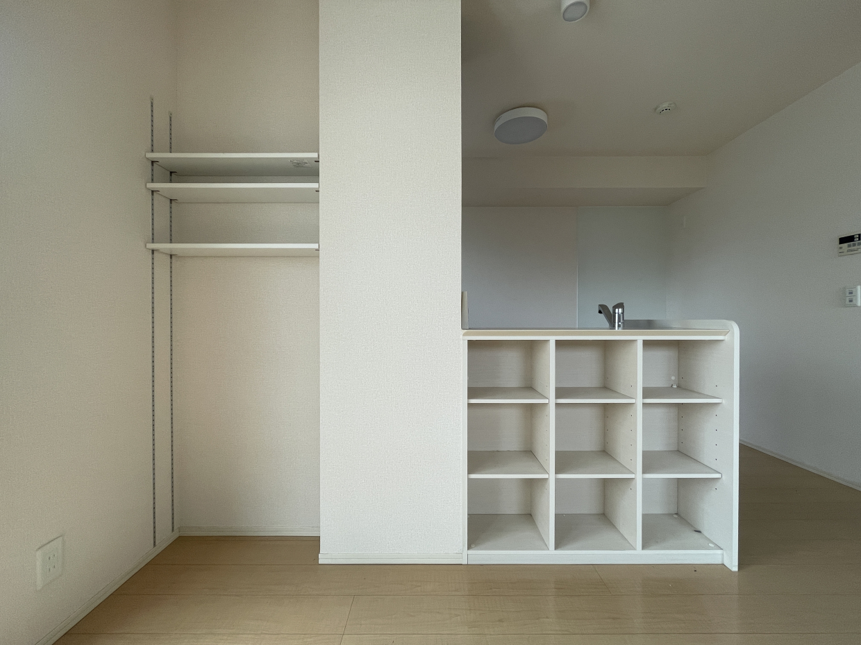 至る所に収納があるお部屋です◎