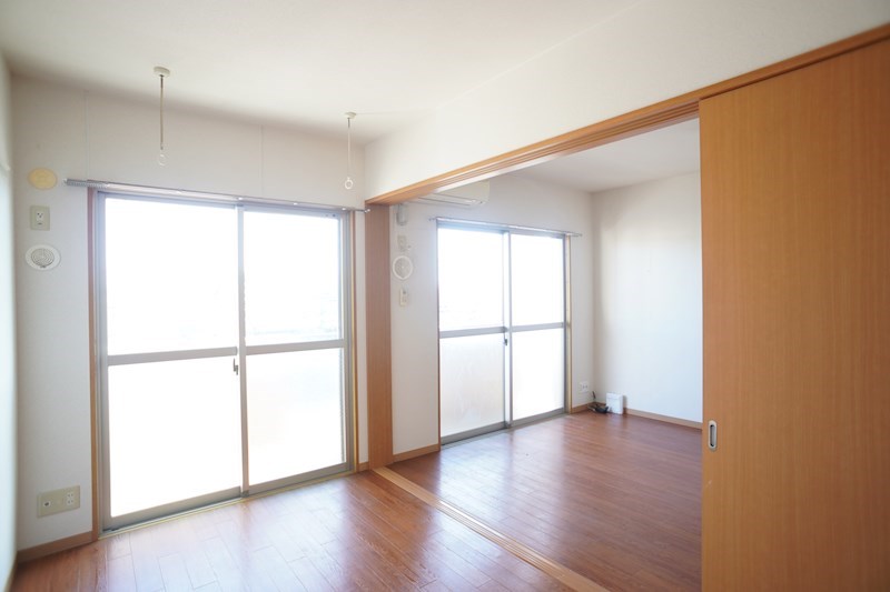 5.3帖の洋室は寝室にぴったり♪