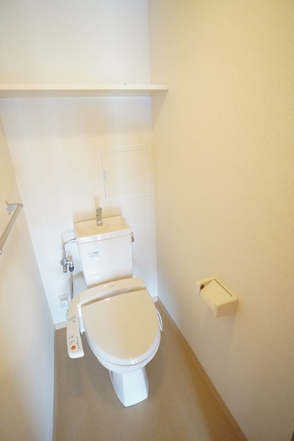 温水洗浄便座付きトイレ