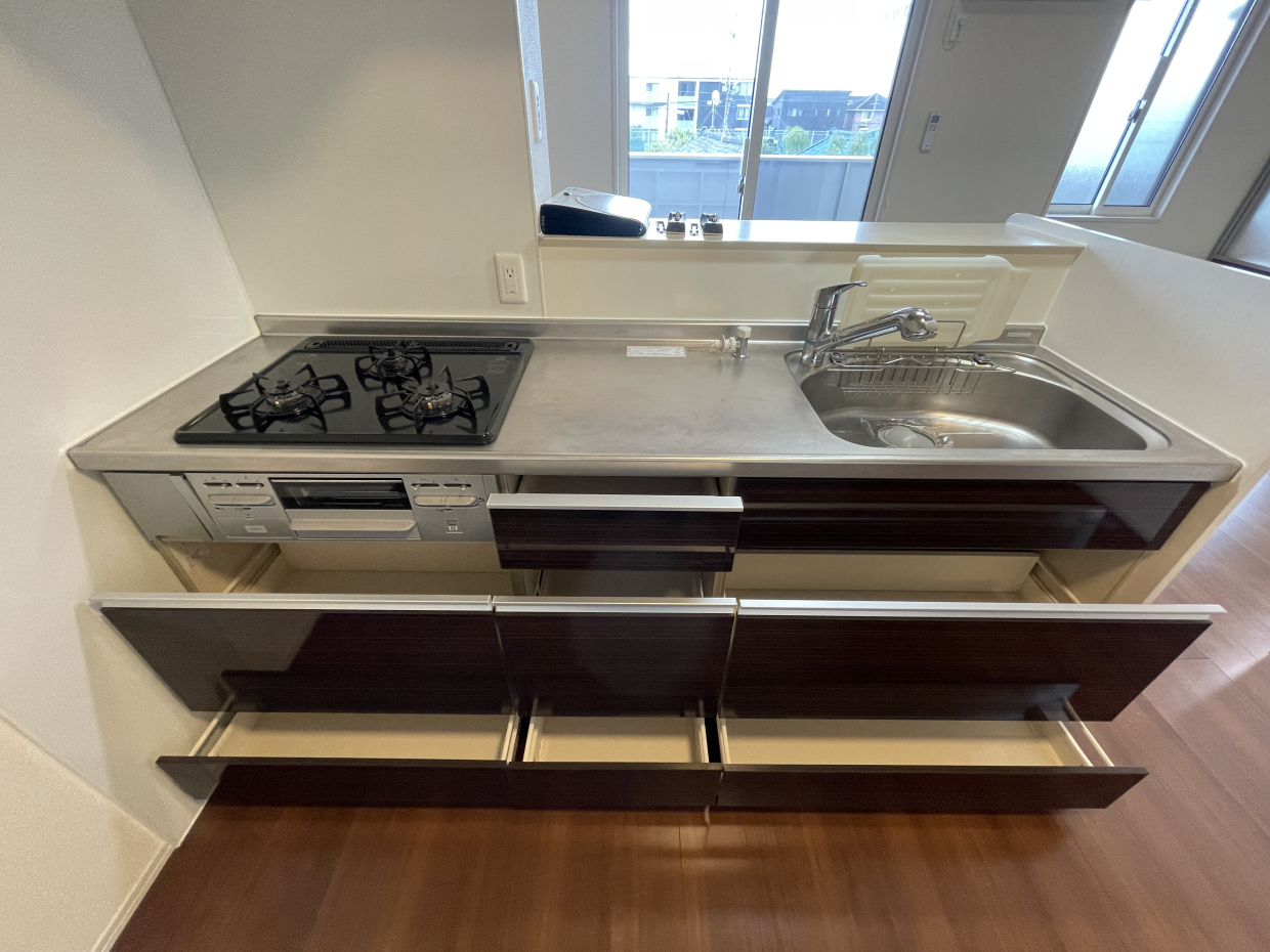 収納も良い感じ、魚焼きグリル付き