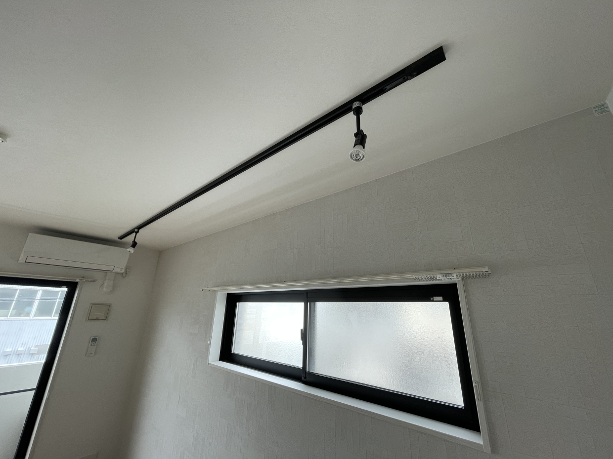 照明もオシャレ！角度を自分で調整しよう