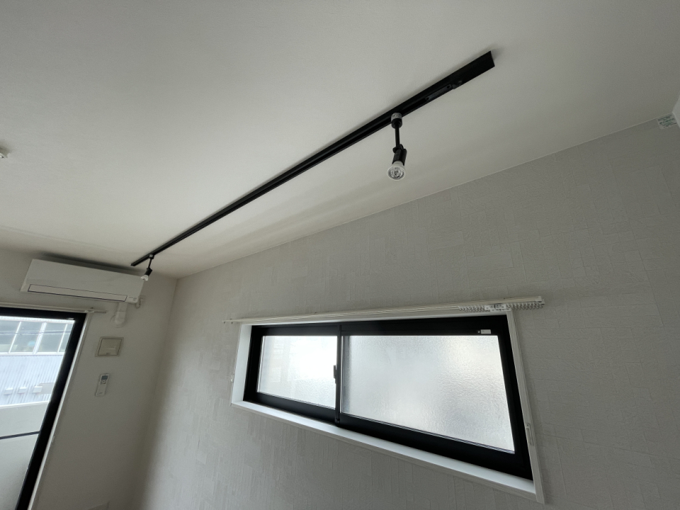 照明もオシャレ！角度を自分で調整しよう