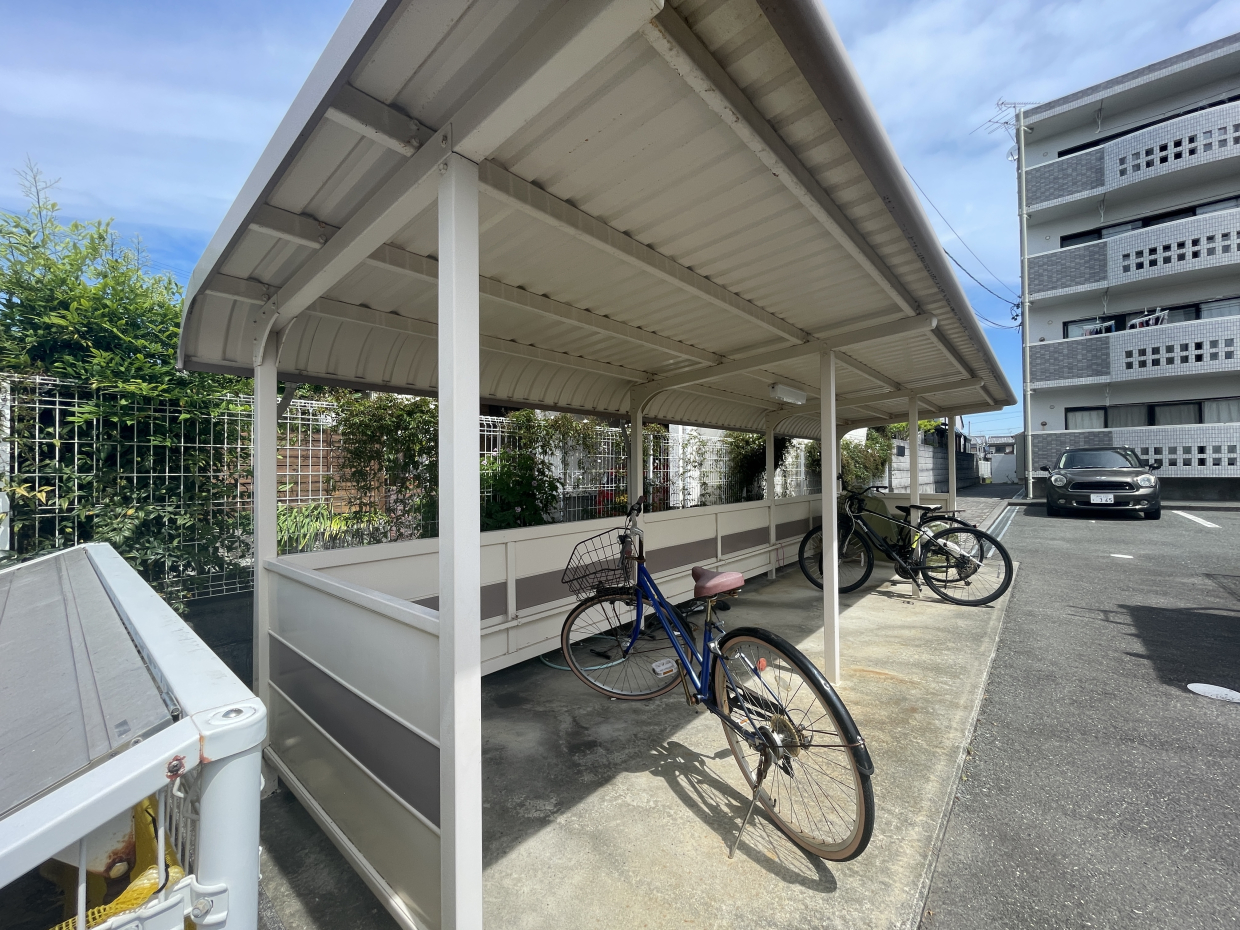 自転車はこちらへ！
