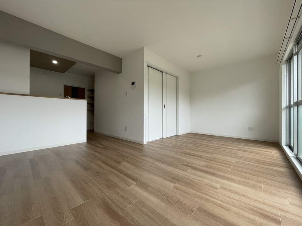 海から近く開放的なお部屋です