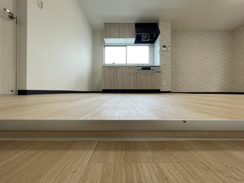 キッチンが少し小上がりになっているのもPOINT！！